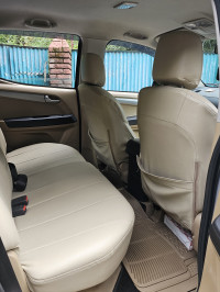 Silver Isuzu D-Max V-Cross 4x4