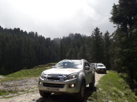 Silver Isuzu D-Max V-Cross 4x4