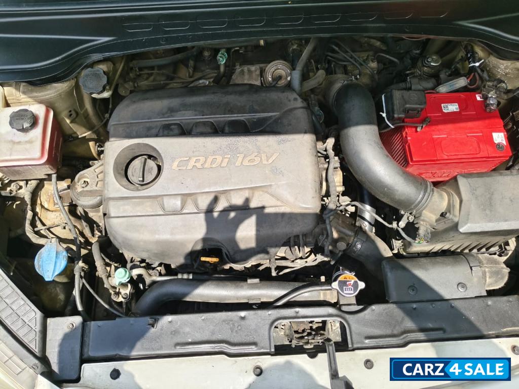 White And Black Dual Tone Hyundai Creta Anniversary Addition