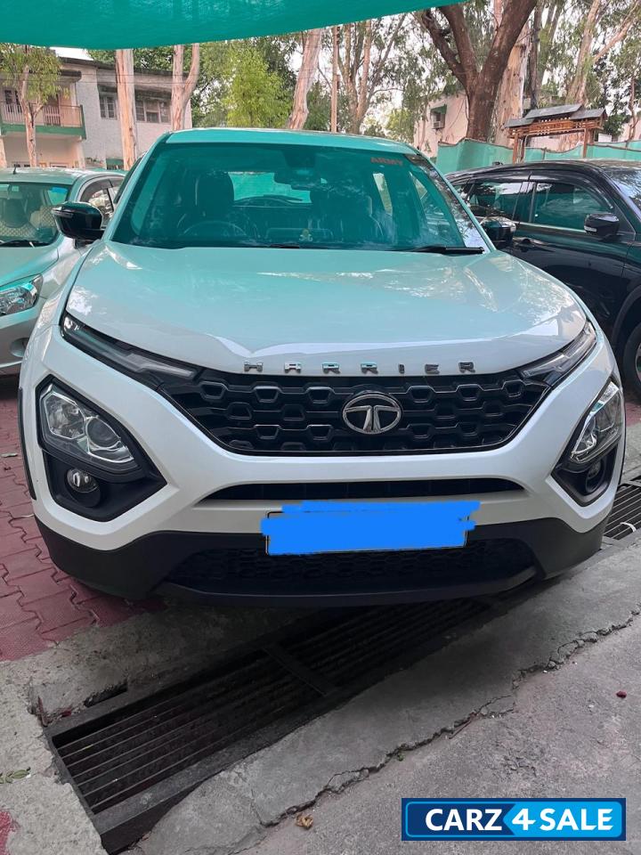White Tata Harrier Xt plus