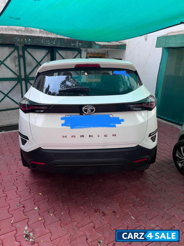 White Tata Harrier Xt plus