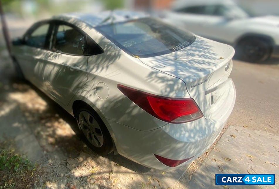 Hyundai Verna 1.6 VTVT S + CNG