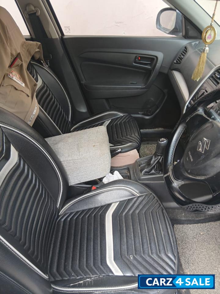 White Maruti Suzuki Vitara Brezza Ldi (o)