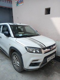 White Maruti Suzuki Vitara Brezza Ldi (o)