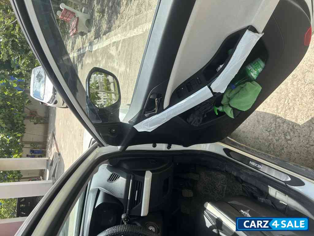 Tata Nexon Pure Facelift