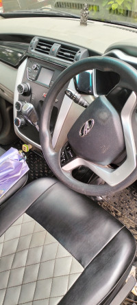 Mahindra KUV100 K8 diesel 6 str