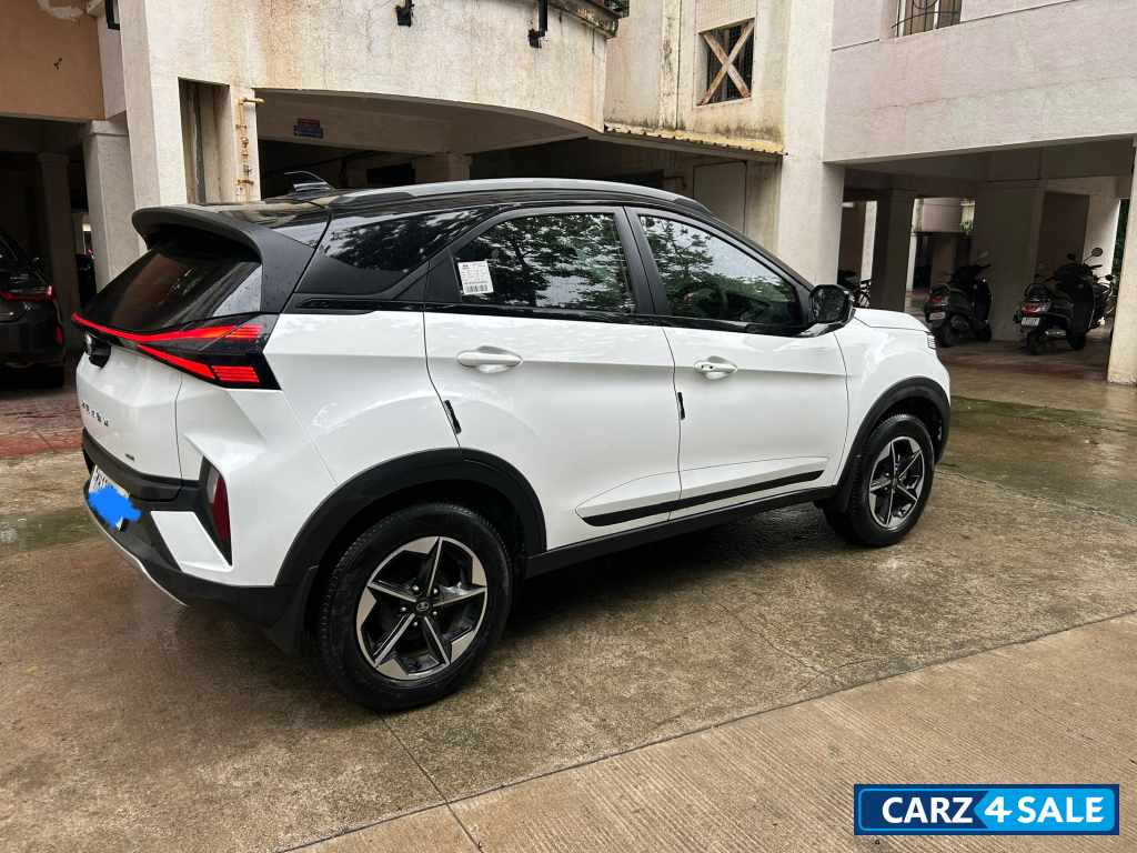 White And Black Dual Tone Tata Nexon Fearless plus DT CNG