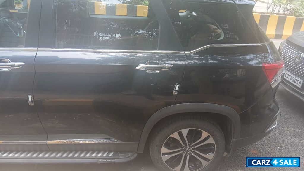 MG Hector Plus 1.5 CVT 6 SEATER