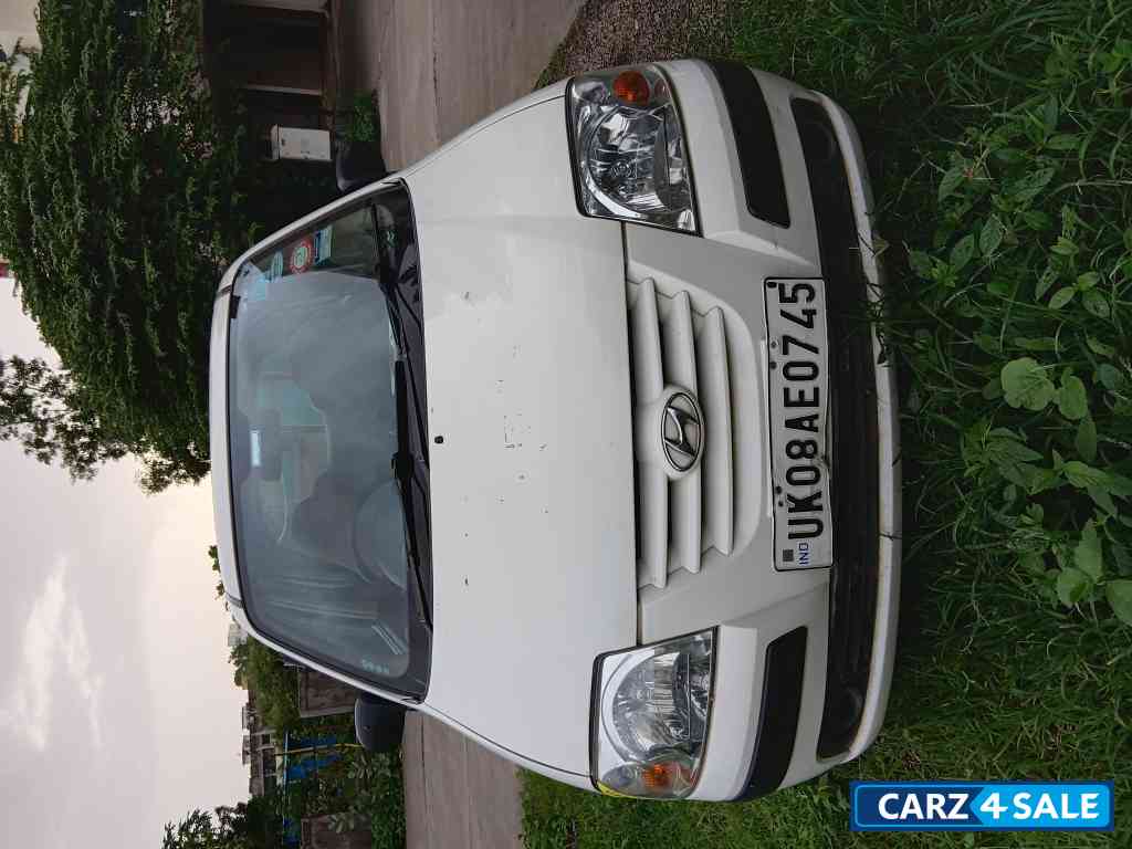 White Hyundai Santro GLS