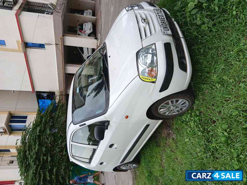 White Hyundai Santro GLS White Hyundai Santro GLS