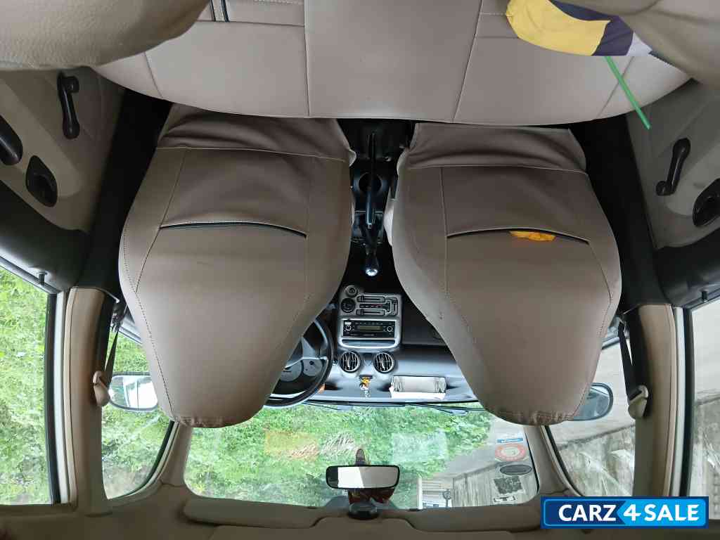 White Hyundai Santro GLS White Hyundai Santro GLS