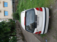 White Hyundai Santro GLS