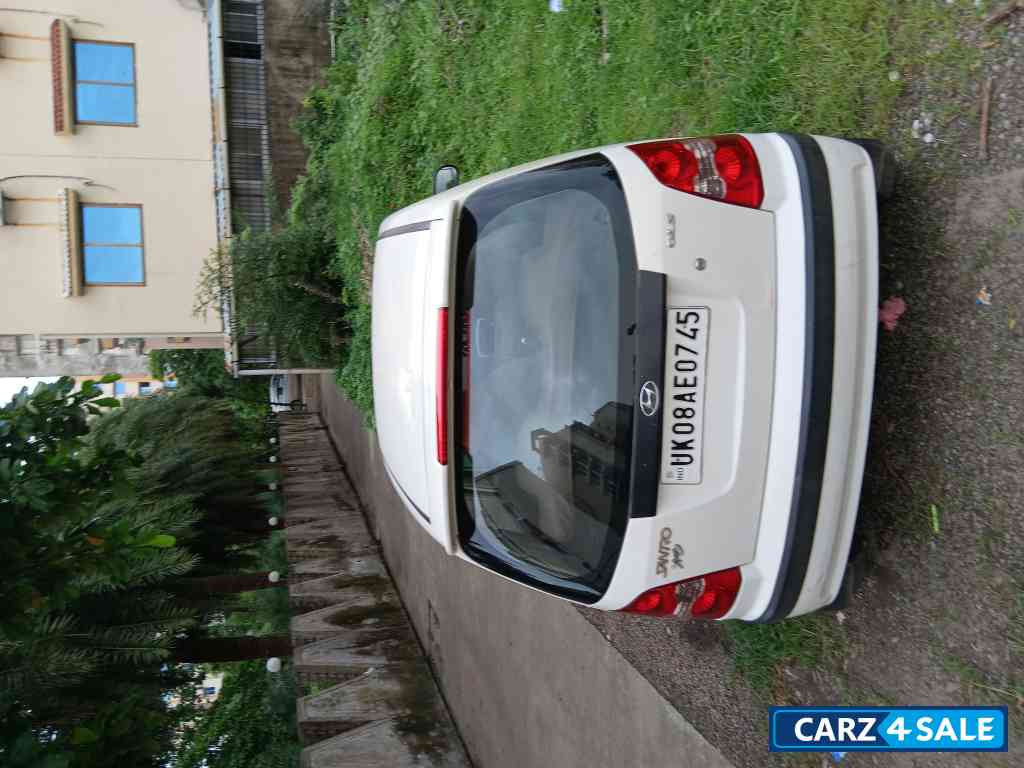 White Hyundai Santro GLS White Hyundai Santro GLS