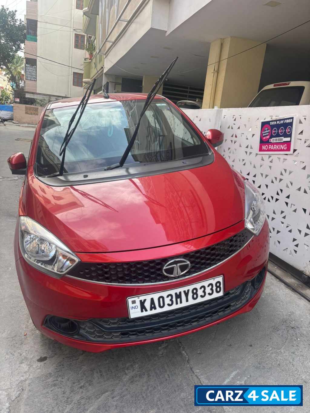 Tata Tiago 1.2 XT revetron Petrol
