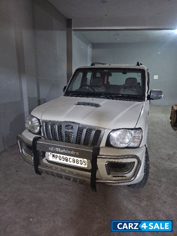 White Mahindra Scorpio Micro hybrid ex