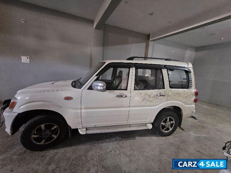 White Mahindra Scorpio Micro hybrid ex