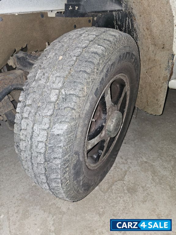 White Mahindra Scorpio Micro hybrid ex