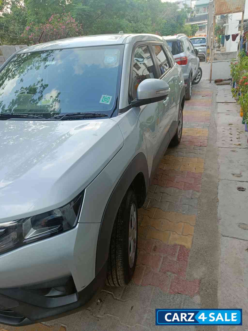 Maruti Suzuki Breeza silver LXI