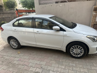 Pearl White Maruti Suzuki Ciaz vxi
