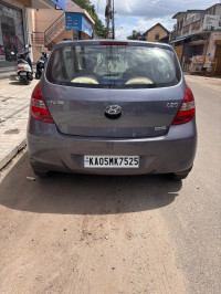 Metallic Grey Hyundai i20 Magna