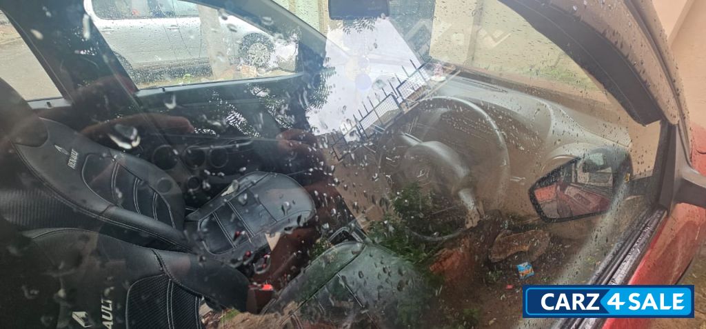 Renault Kwid RXT Petrol AMT Renault Kwid RXT Petrol AMT