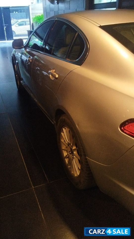 Jaguar XF 2.2L Luxury