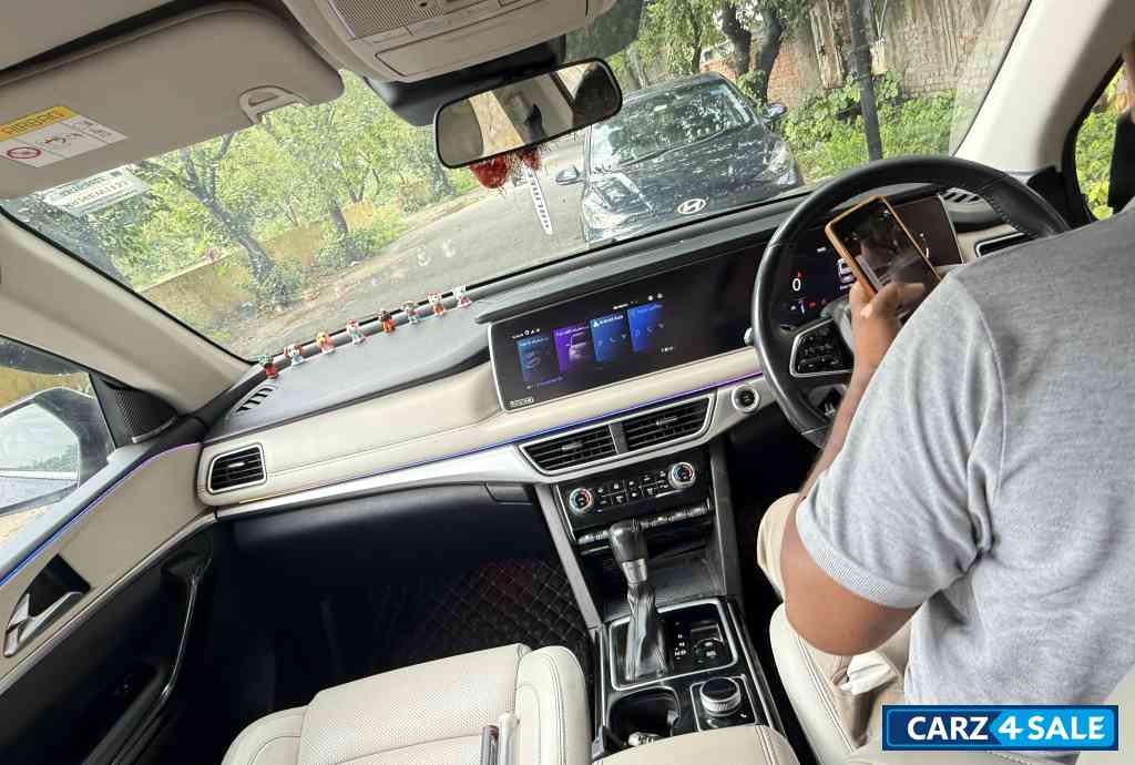 Mahindra XUV700 Ax7 diesel AT luxury pack 7 star