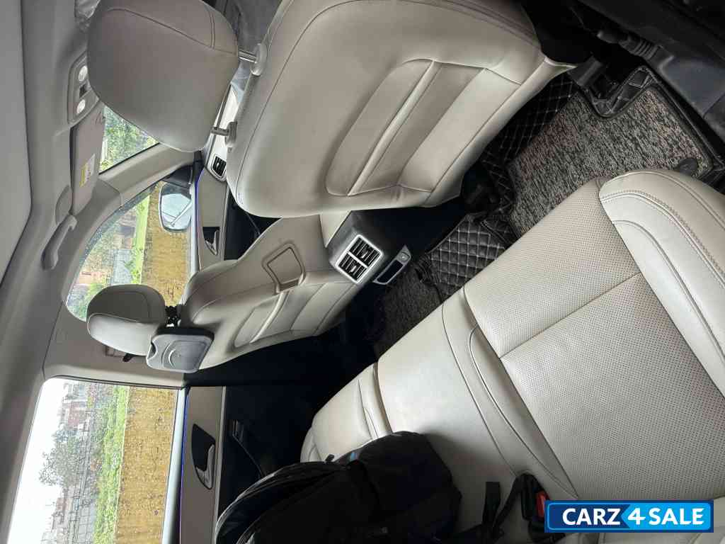 Mahindra XUV700 Ax7 diesel AT luxury pack 7 star