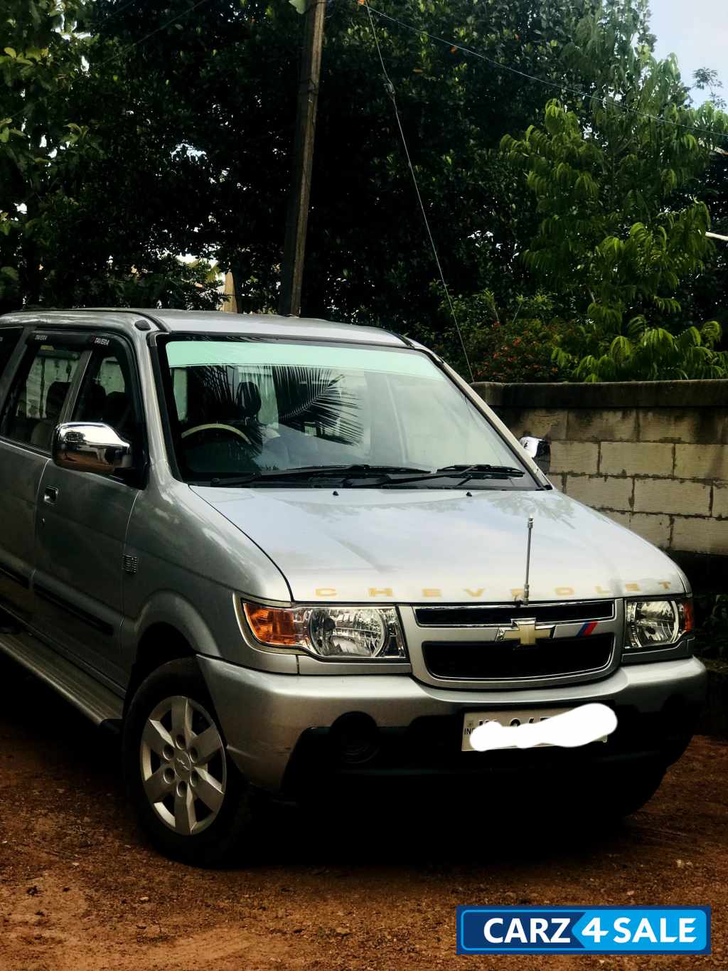 Silver Chevrolet Tavera Neo 3 LS BS III 7 seater