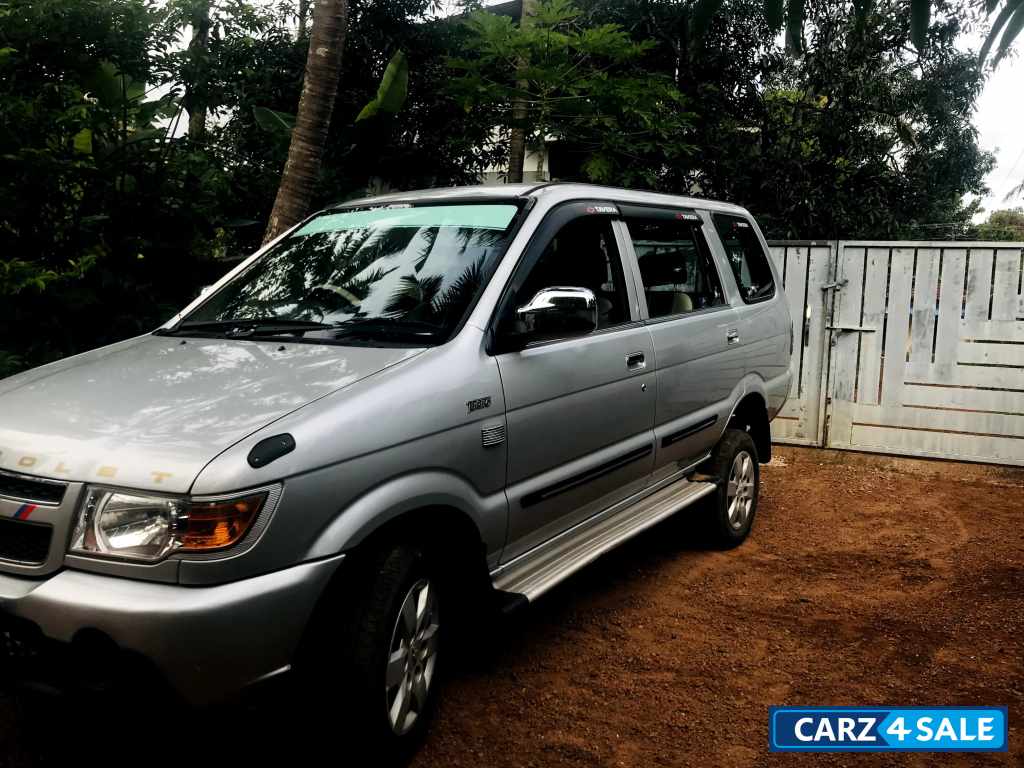 Silver Chevrolet Tavera Neo 3 LS BS III 7 seater