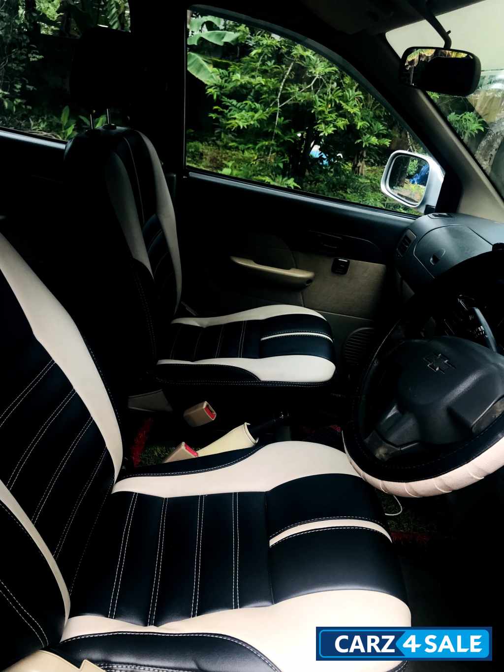 Silver Chevrolet Tavera Neo 3 LS BS III 7 seater