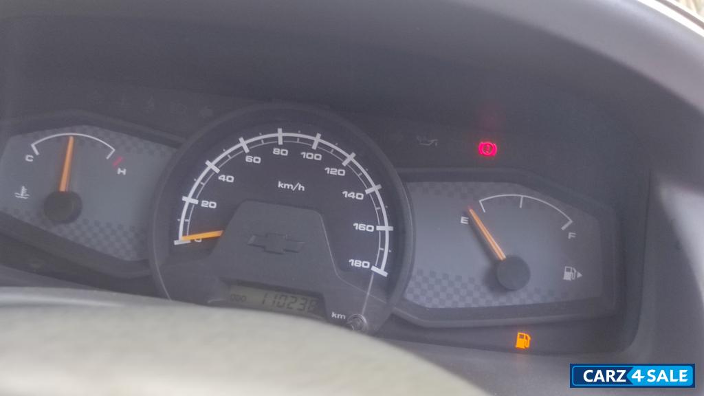 Silver Chevrolet Tavera Neo 3 LS BS III 7 seater