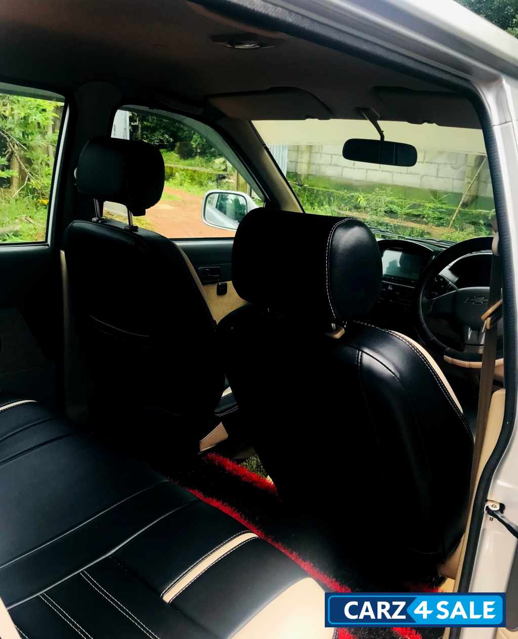 Silver Chevrolet Tavera Neo 3 LS BS III 7 seater