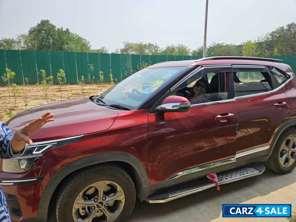 Intense Red Kia Seltos Imt