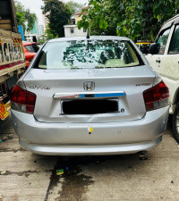 Silver Honda City iv-tech s
