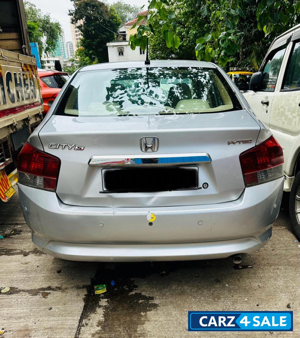 Silver Honda City iv-tech s
