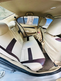 Silver Honda City iv-tech s