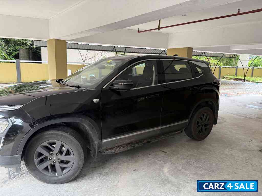 Black Tata Harrier XZ+ Dark Edition