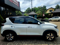 Glacier Pearl White Kia Sonet GTX plus
