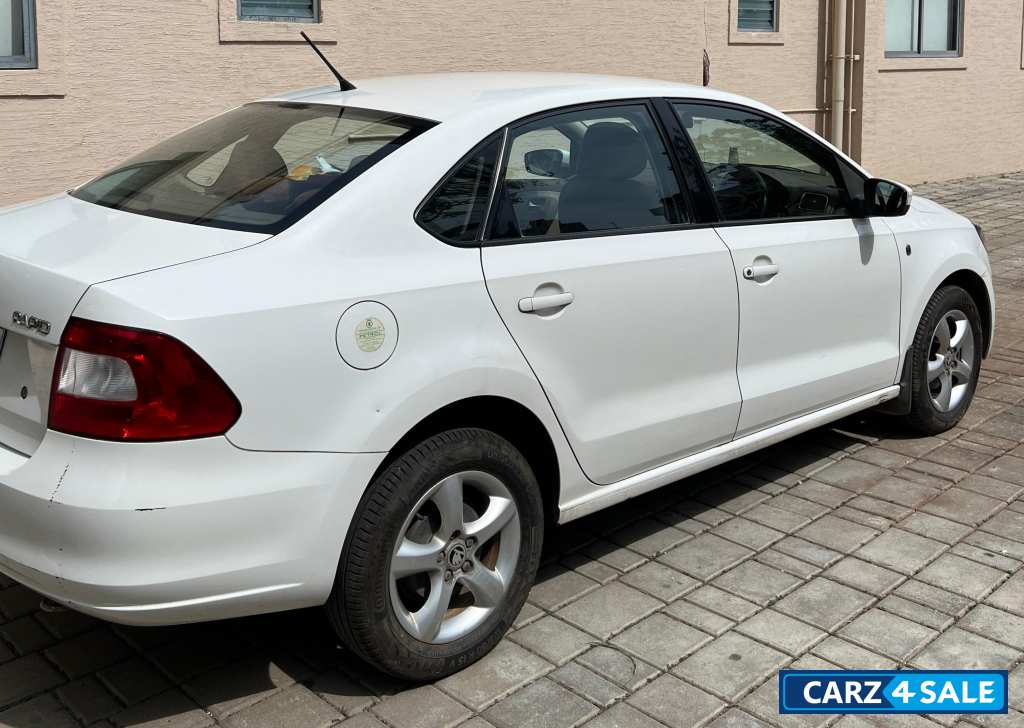 Skoda Rapid Elegance AT 1.6 MPI