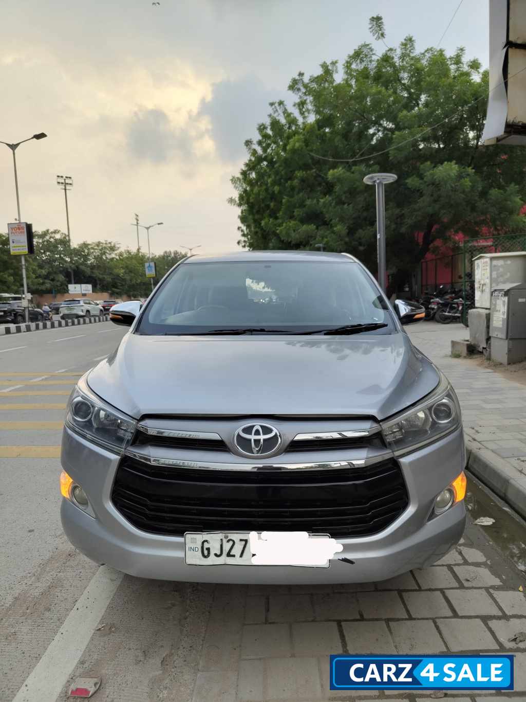 Silver Toyota Innova Crysta 2.4Z MT 7str