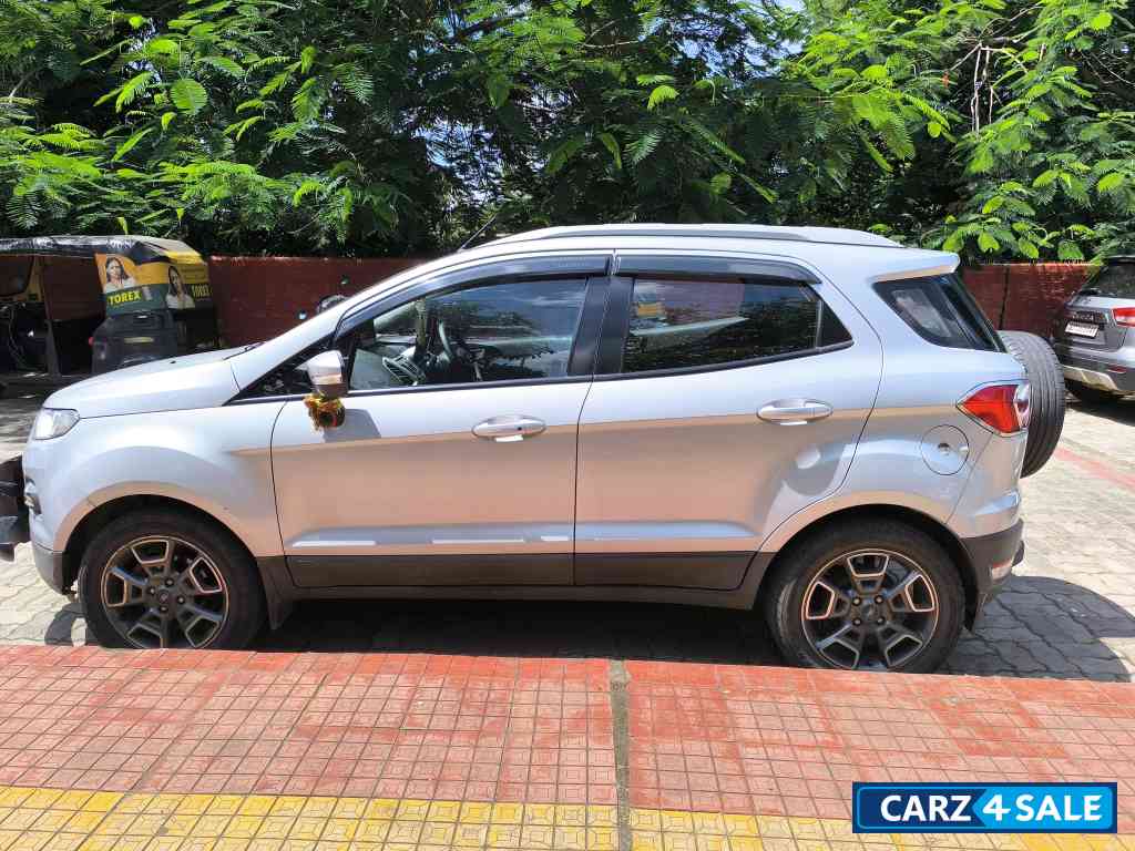 Silver And Black Ford Ecosport Platinum edition