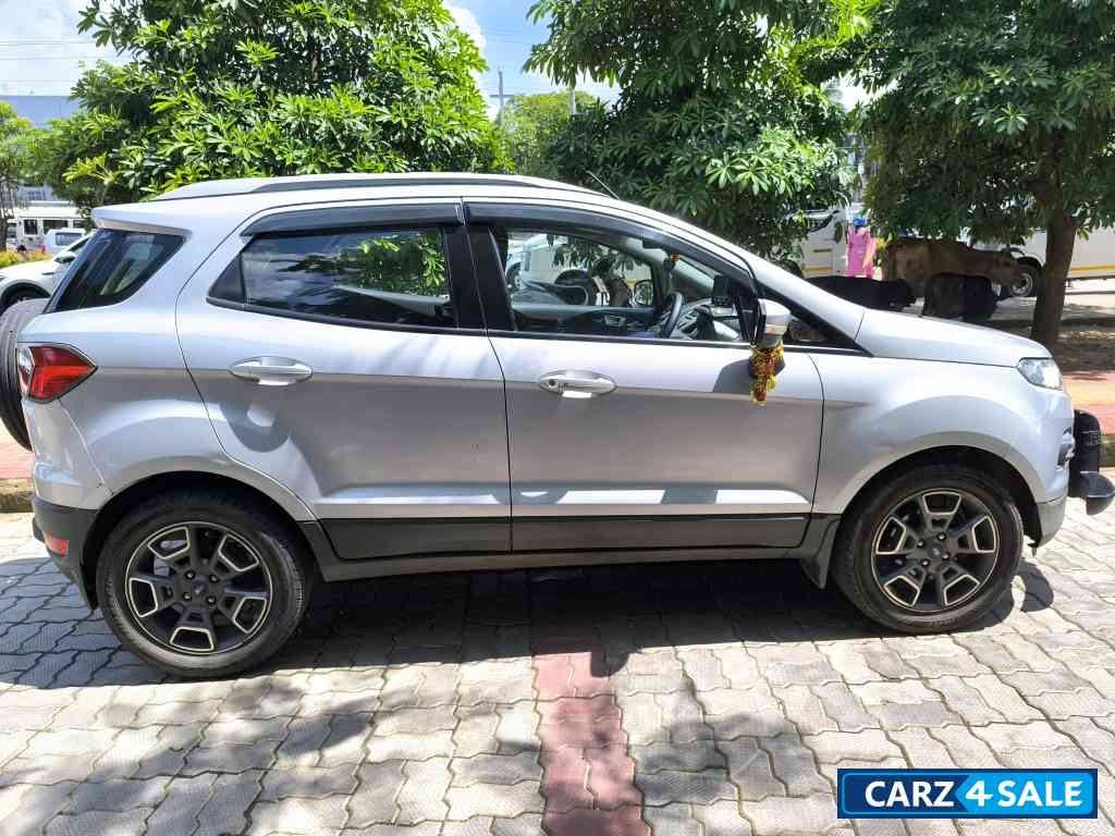 Silver And Black Ford Ecosport Platinum edition