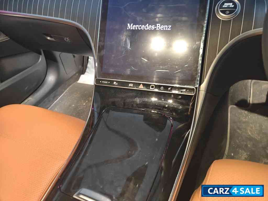 White Mercedes-Benz C-Class C200