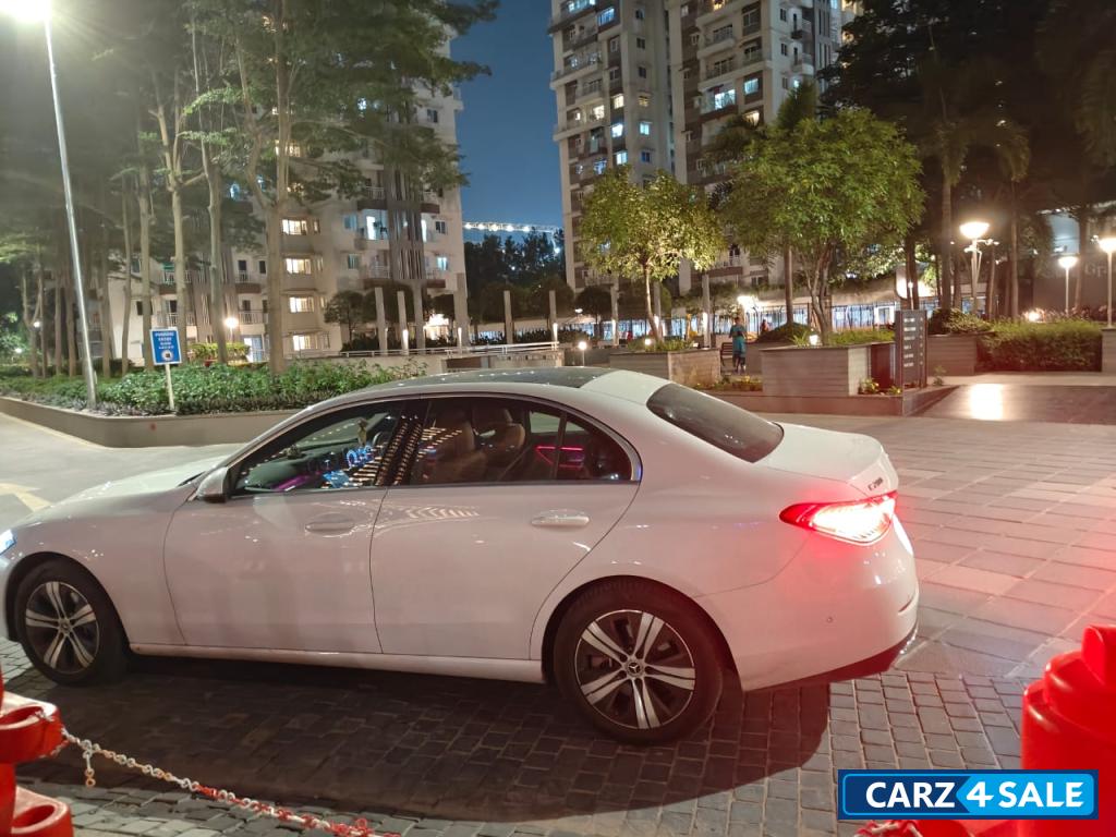 White Mercedes-Benz C-Class C200 White Mercedes-Benz C-Class C200