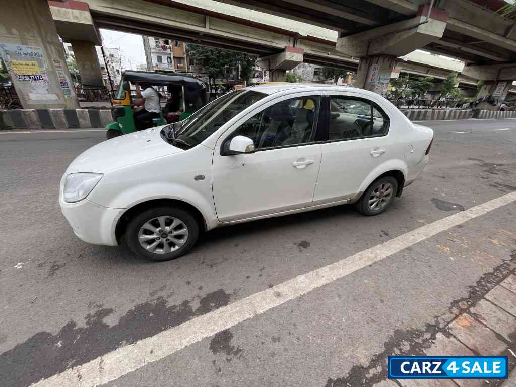 Ford Fiesta Classic titunium