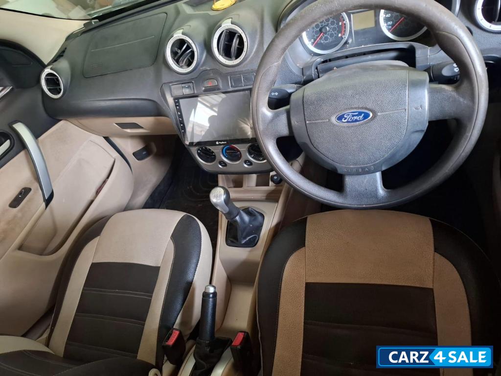 Ford Fiesta Classic titunium