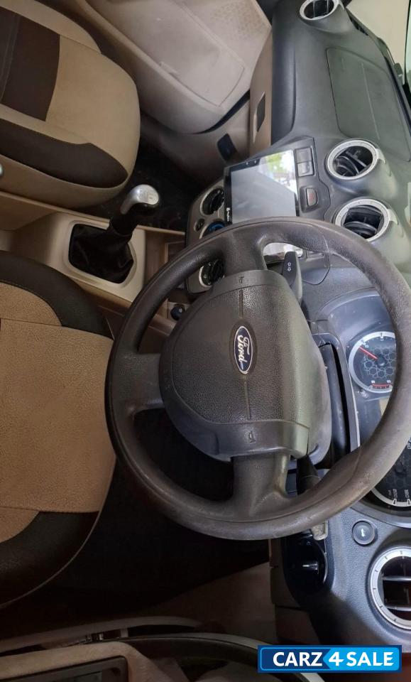 Ford Fiesta Classic titunium