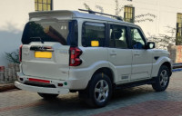 White Mahindra Scorpio S11