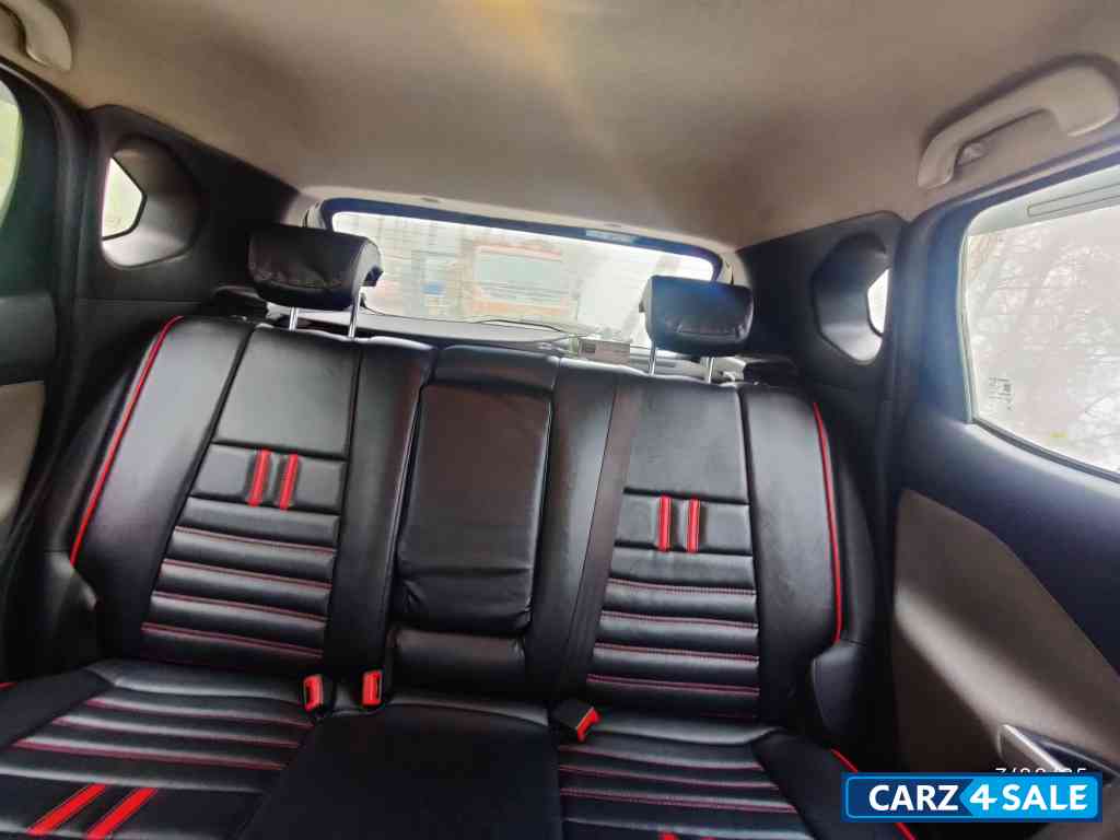 Onyx Black Nissan Magnite XV